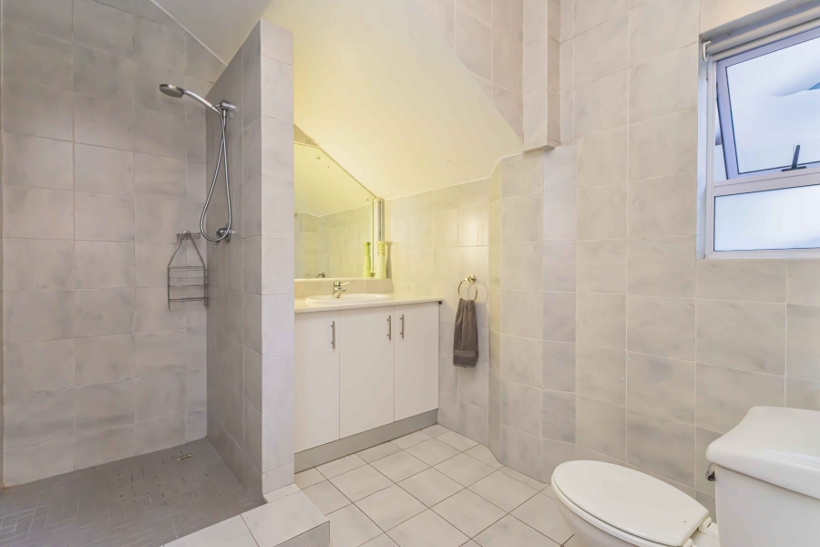 To Let 2 Bedroom Property for Rent in Sea Point Western Cape